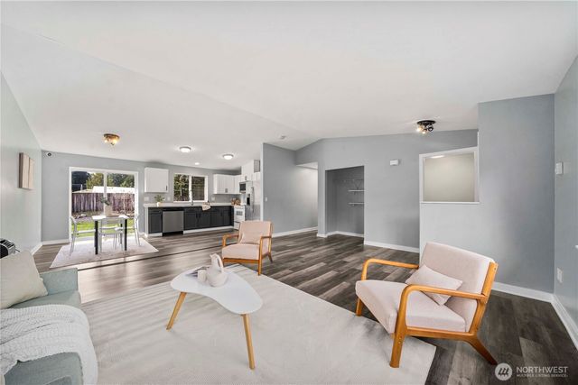 25502 52nd Avenue E, Graham, WA 98338