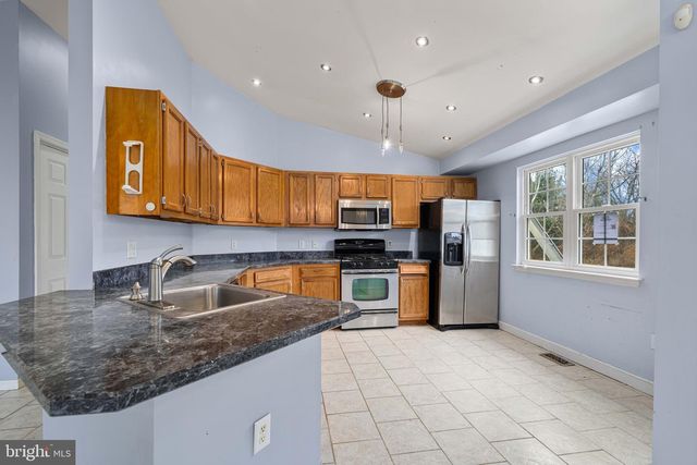 21 CHARLES DR, New Castle, DE 19720