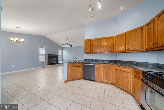 21 CHARLES DR, New Castle, DE 19720