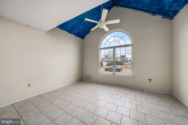 21 CHARLES DR, New Castle, DE 19720