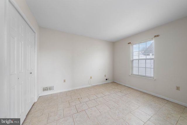 21 CHARLES DR, New Castle, DE 19720