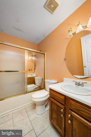 21 CHARLES DR, New Castle, DE 19720