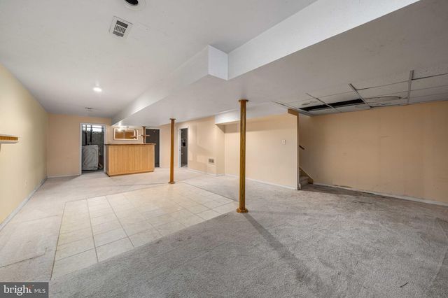 21 CHARLES DR, New Castle, DE 19720