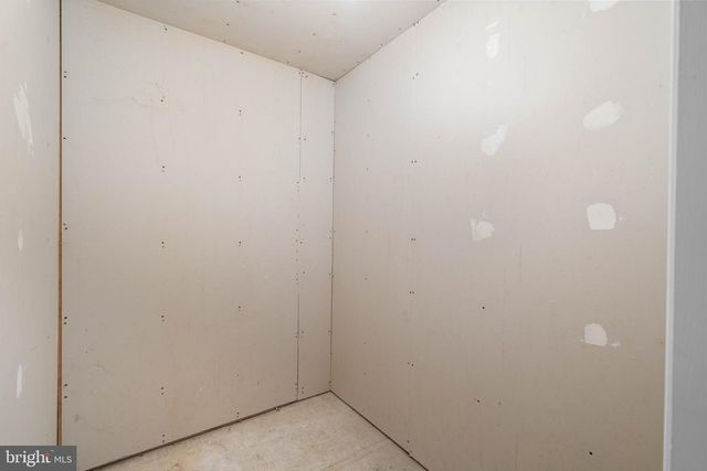 21 CHARLES DR, New Castle, DE 19720