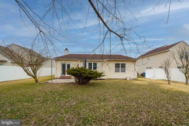 21 CHARLES DR, New Castle, DE 19720