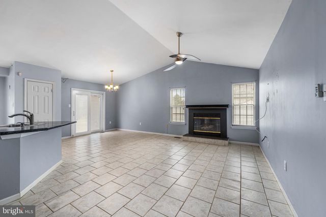 21 CHARLES DR, New Castle, DE 19720