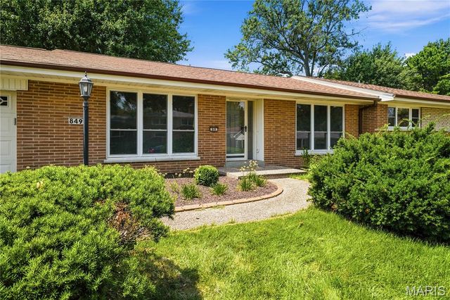 849 Charlesgate Drive, St Louis, MO 63132