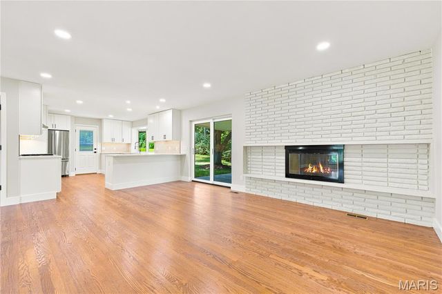 849 Charlesgate Drive, St Louis, MO 63132