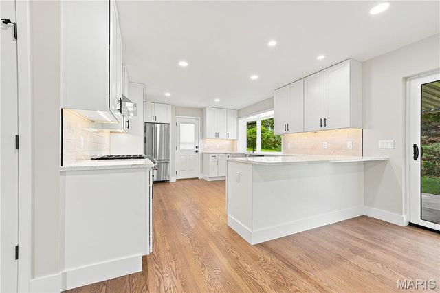 849 Charlesgate Drive, St Louis, MO 63132