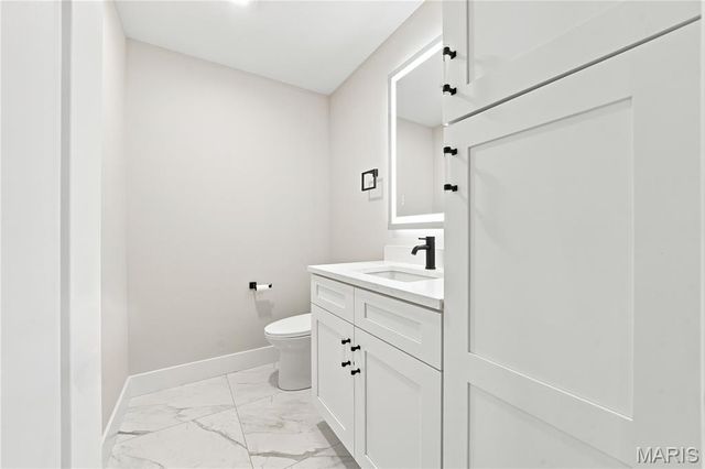849 Charlesgate Drive, St Louis, MO 63132