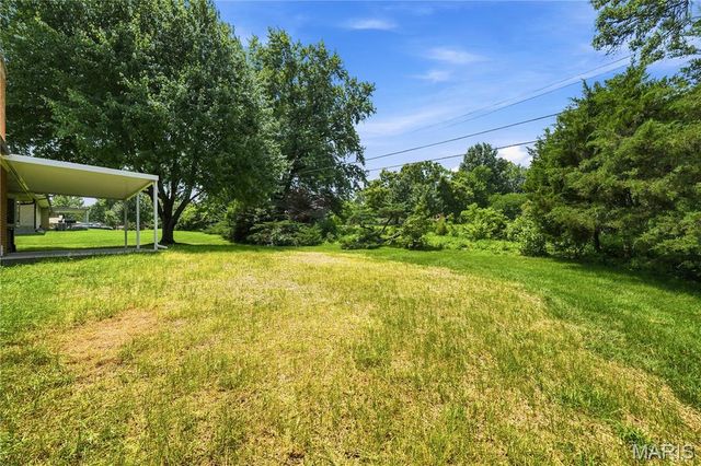 849 Charlesgate Drive, St Louis, MO 63132