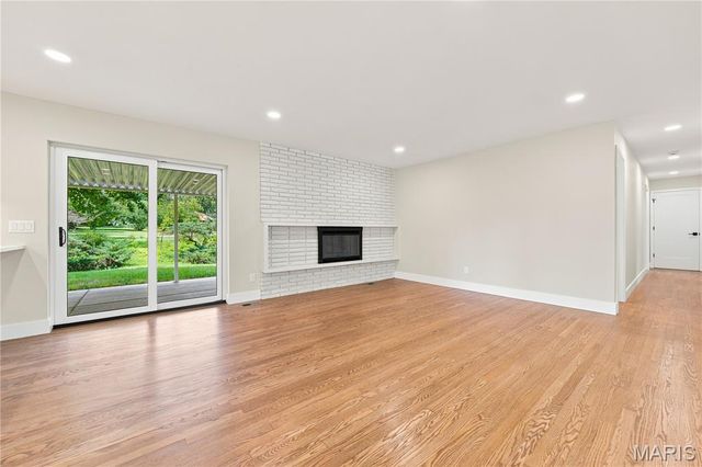 849 Charlesgate Drive, St Louis, MO 63132