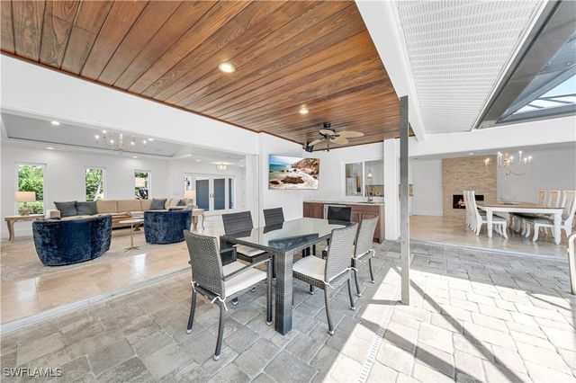 718 Old Trail DR, Naples, FL 34103