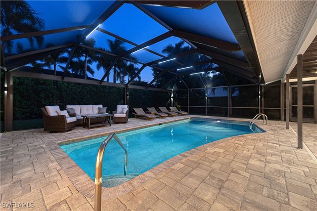 718 Old Trail DR, Naples, FL 34103