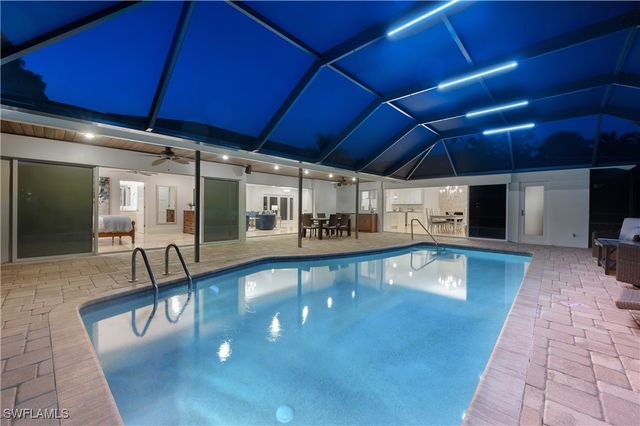 718 Old Trail DR, Naples, FL 34103