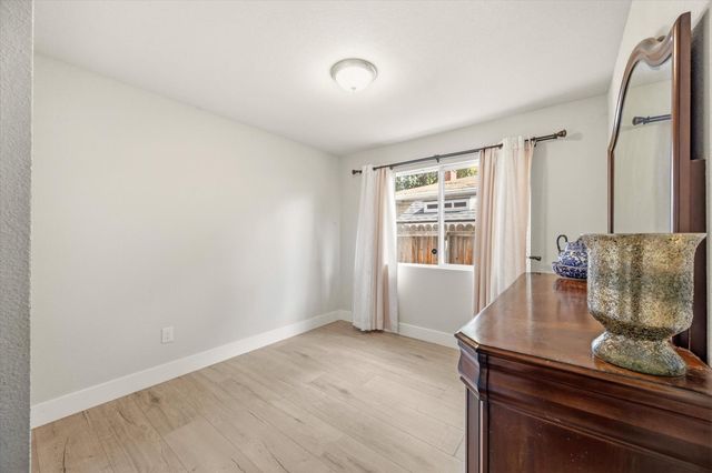 7834 Glen Echo St, Citrus Heights, CA 95610