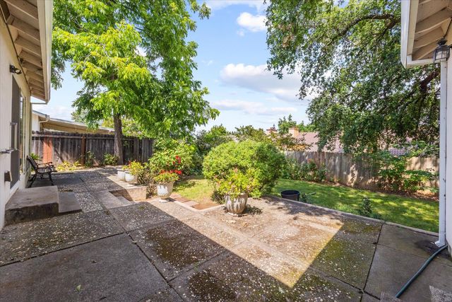 7834 Glen Echo St, Citrus Heights, CA 95610
