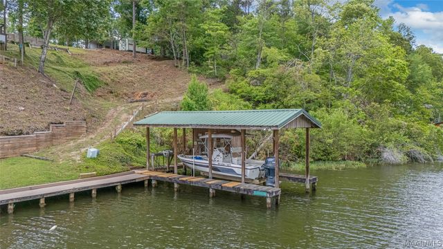 733 Cartwright Road, Titus, AL 36080