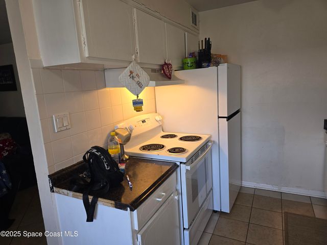 180 Minna Lane 402, Merritt Island, FL 32953