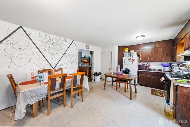 16 Millstone Road, Franklin Twsp, NJ 08873