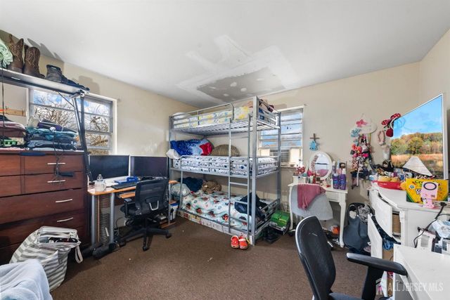 16 Millstone Road, Franklin Twsp, NJ 08873