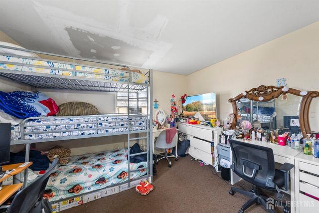 16 Millstone Road, Franklin Twsp, NJ 08873