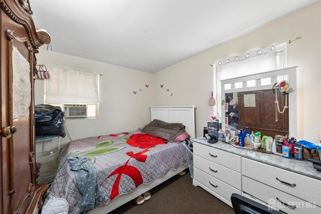 16 Millstone Road, Franklin Twsp, NJ 08873