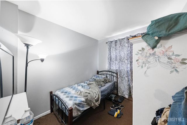 16 Millstone Road, Franklin Twsp, NJ 08873