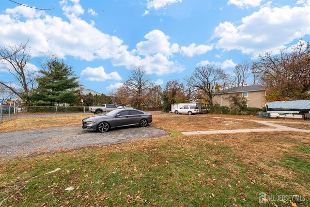 16 Millstone Road, Franklin Twsp, NJ 08873