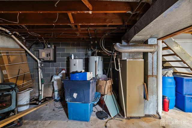 16 Millstone Road, Franklin Twsp, NJ 08873