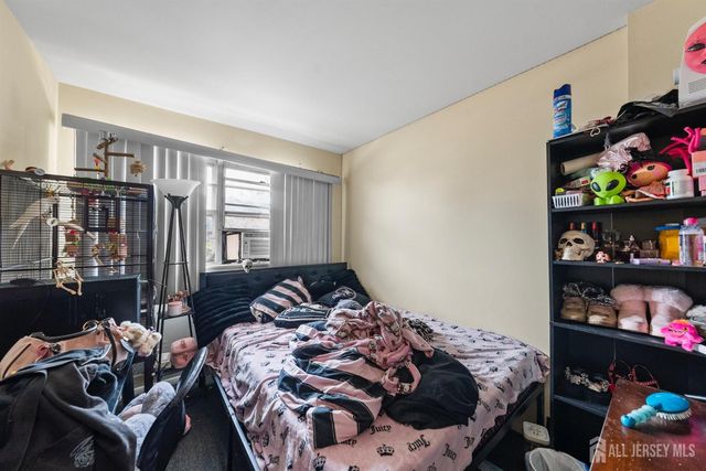 16 Millstone Road, Franklin Twsp, NJ 08873