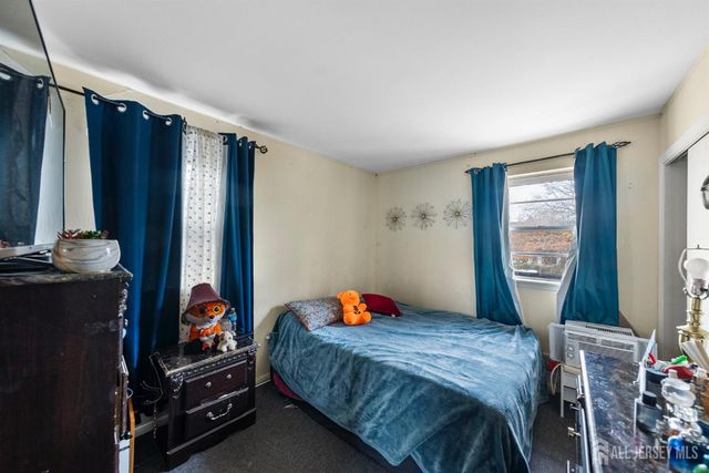 16 Millstone Road, Franklin Twsp, NJ 08873