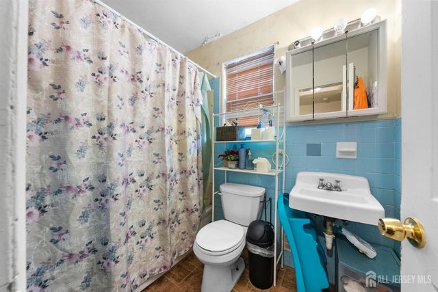 16 Millstone Road, Franklin Twsp, NJ 08873