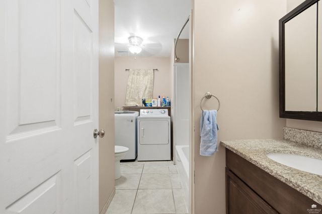 2120 Halls Landing, Manhattan, KS 66502