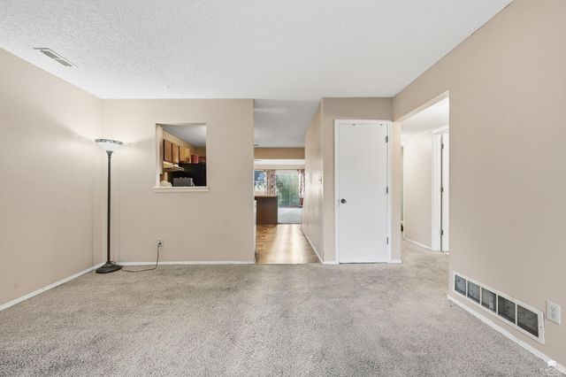 2120 Halls Landing, Manhattan, KS 66502