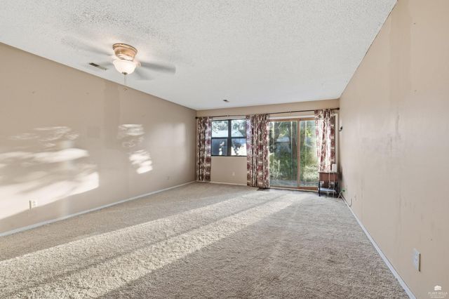 2120 Halls Landing, Manhattan, KS 66502