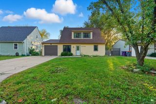 2120 Halls Landing, Manhattan, KS 66502