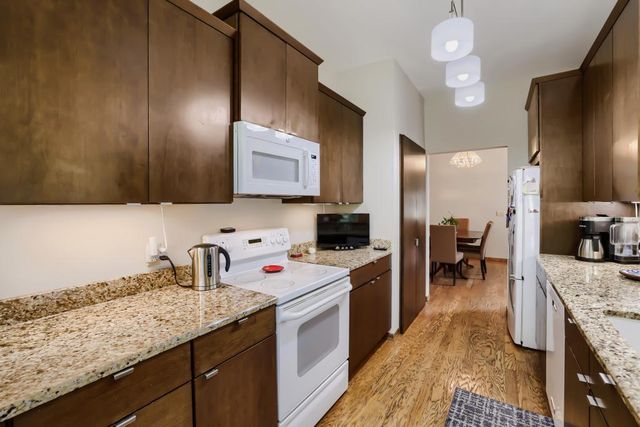 2529 Claremont Drive 38, Mendota Heights, MN 55120