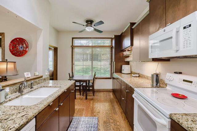 2529 Claremont Drive 38, Mendota Heights, MN 55120