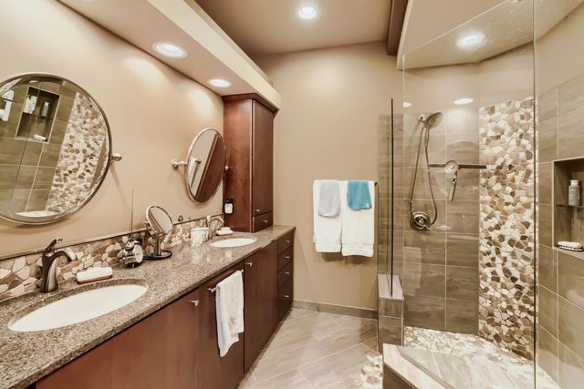 2529 Claremont Drive 38, Mendota Heights, MN 55120