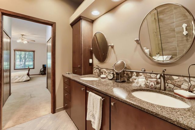 2529 Claremont Drive 38, Mendota Heights, MN 55120