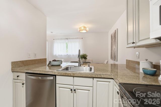 1616 Flynwood Drive F, Charlotte, NC 28205