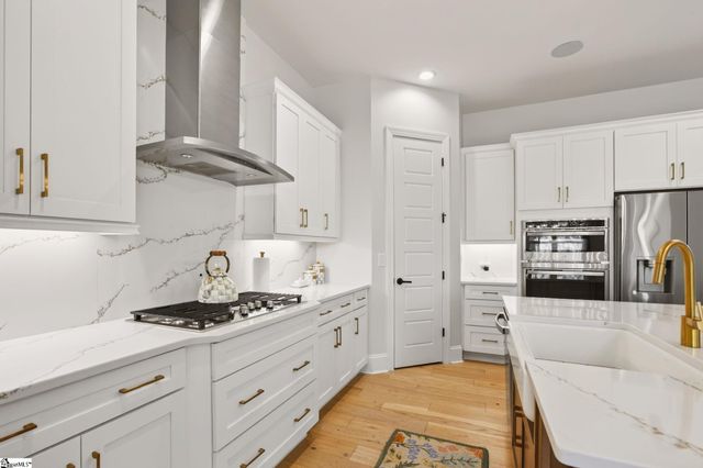 732 Enoree River Place, Greer, SC 29651
