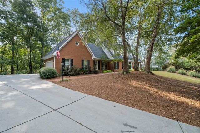 8705 River Bluff Lane, Roswell, GA 30076