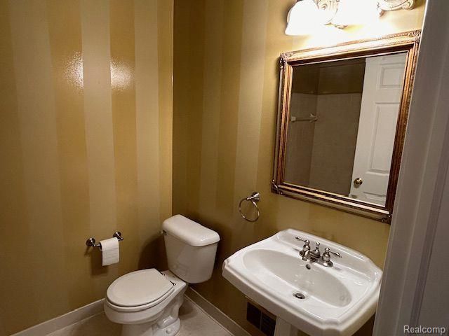 49777 Hidden Valley Drive, Macomb, MI 48044