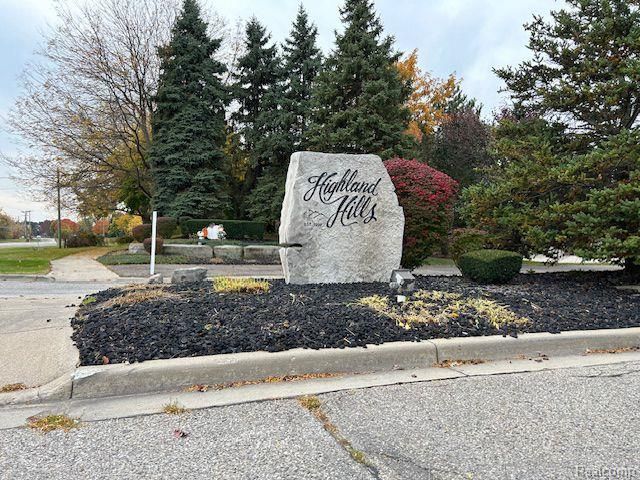 49777 Hidden Valley Drive, Macomb, MI 48044