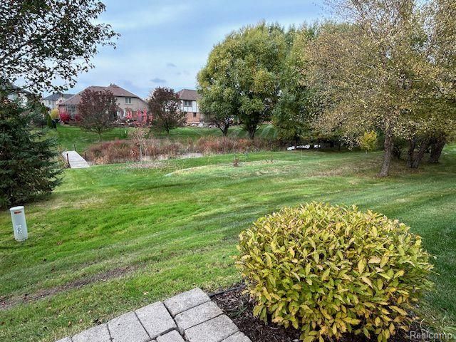 49777 Hidden Valley Drive, Macomb, MI 48044