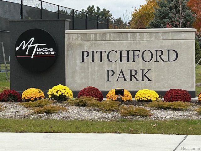 49777 Hidden Valley Drive, Macomb, MI 48044