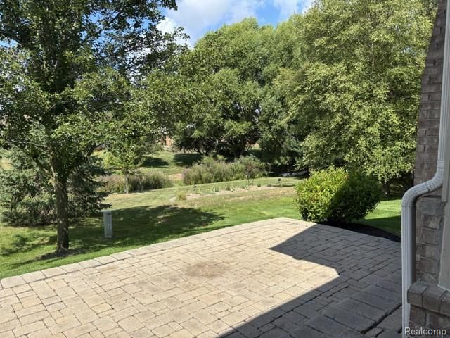 49777 Hidden Valley Drive, Macomb, MI 48044