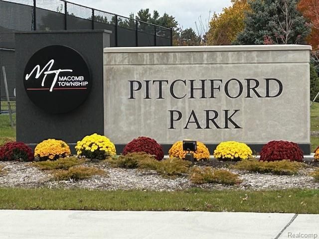 49777 Hidden Valley Drive, Macomb, MI 48044
